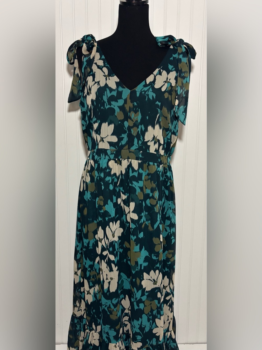 Loft Maxi Dress Floral Romantic Feminine Green Womens Size 12 Flowy - Picture 3 of 16